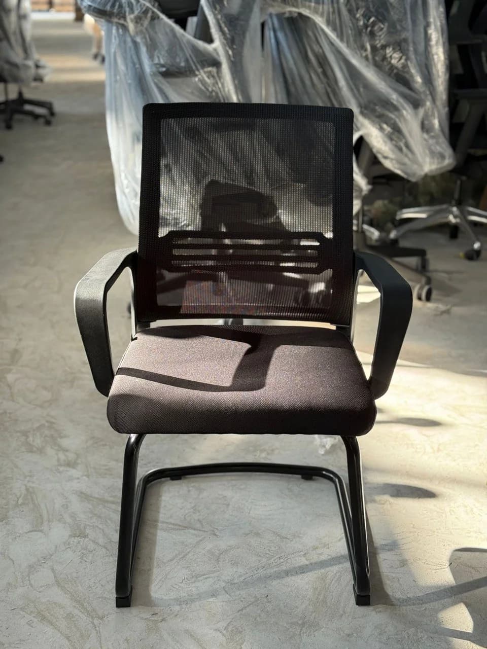 jiji.SG Mesh Cantilever Chair